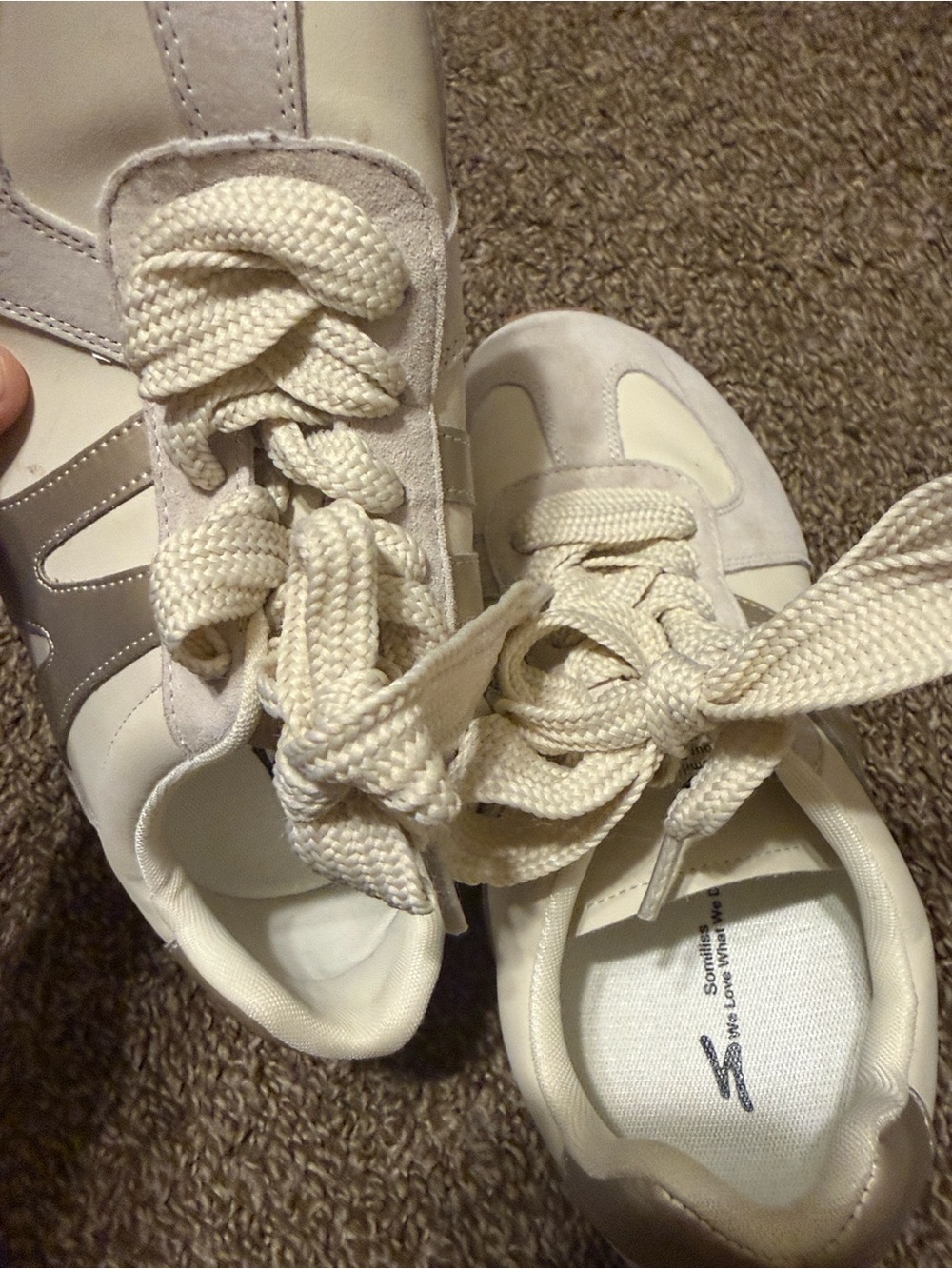 Somiliss Classic Women's Cream Lace-Up Sneakers - Picture 7 of 12